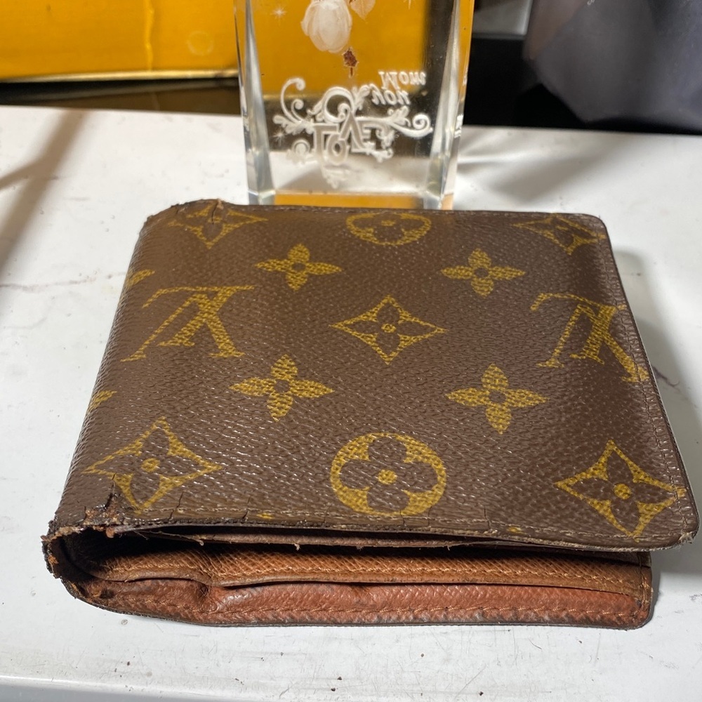 Authentic Louis Vuitton Monogram Marco Wallet - Picture 10 of 15